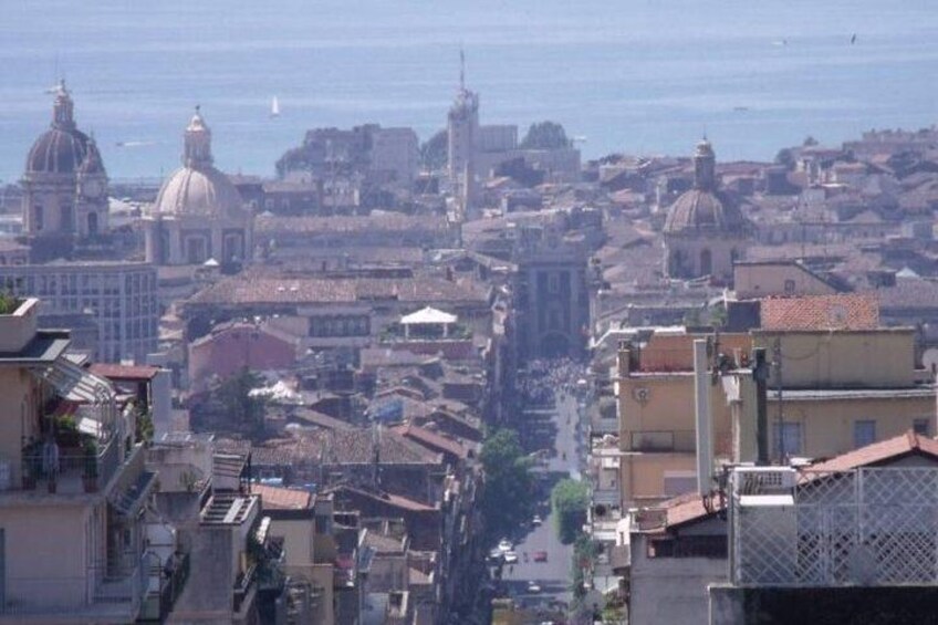 Discover Catania from fabulous viewpoints with your personal photographer