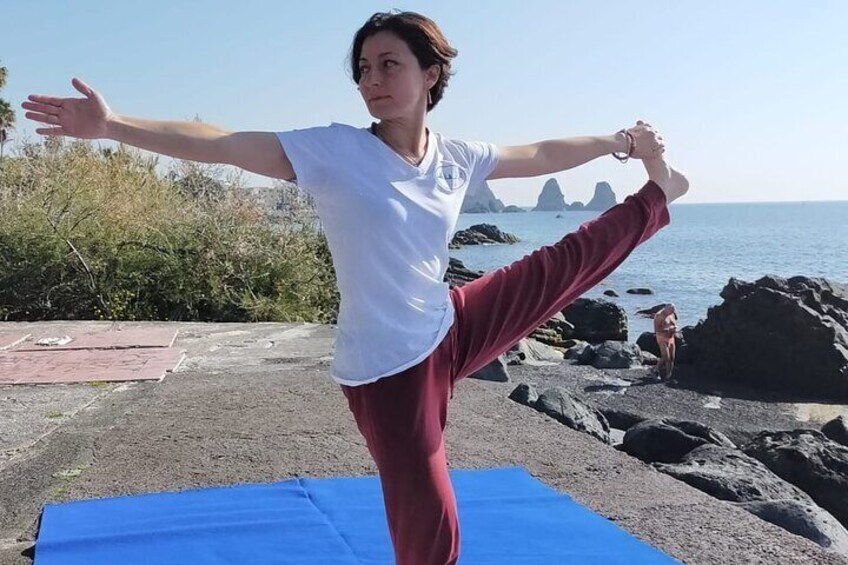 Find your balance with Cristiana, a yoga teacher with 22 years of experience.
