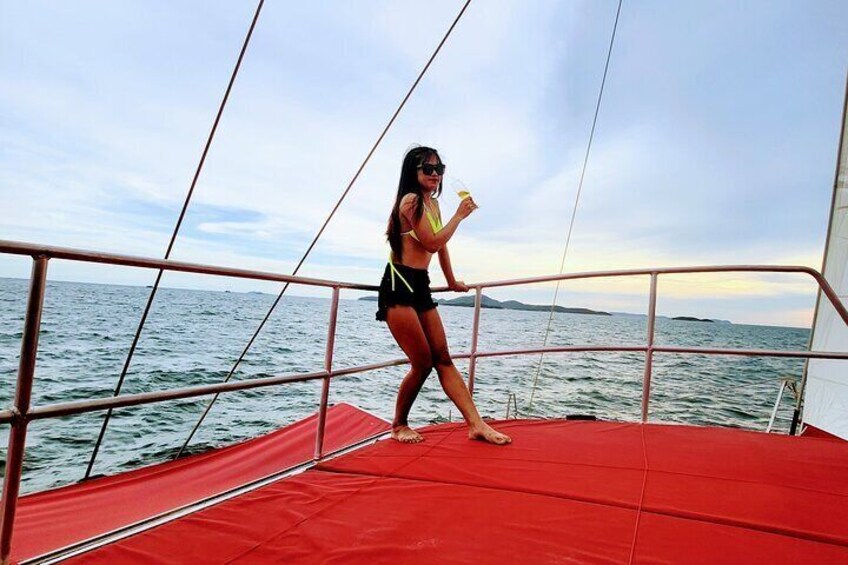 Baliblue Sunset Carnival - Yacht Party with Music and Dancer