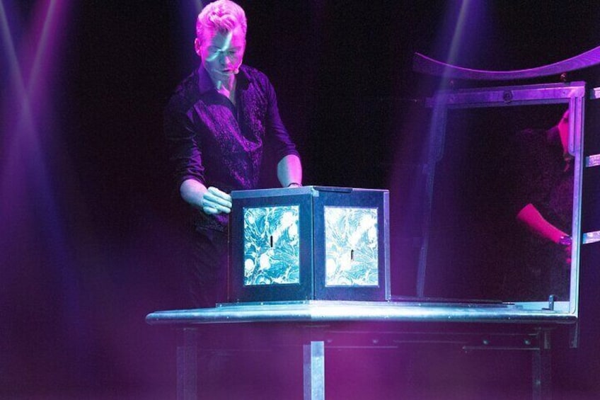 Escape Reality Magic Show In Branson, Missouri! Featuring Magician Brian Ledbetter!