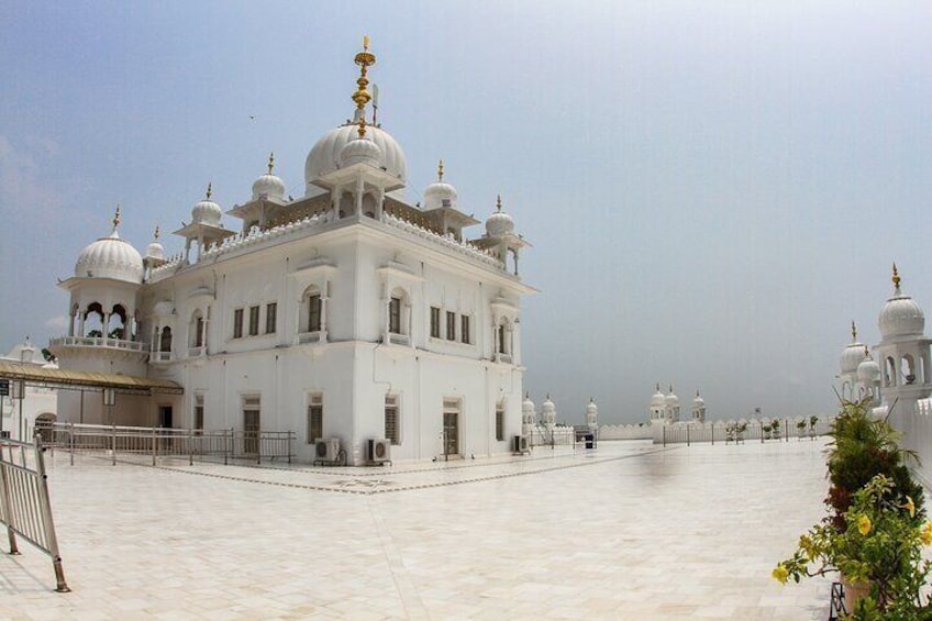 Divine Journey: Amritsar to Anandpur Sahib Gurudwara Excursion