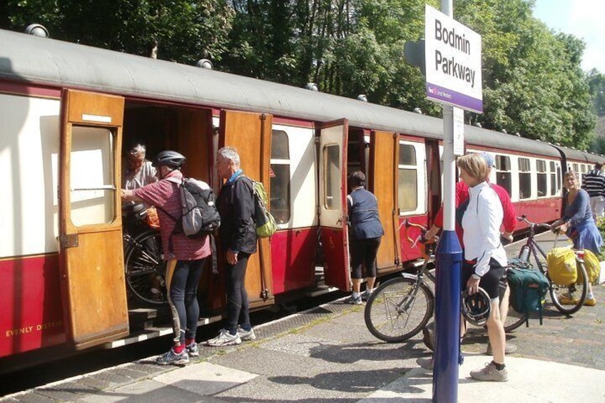 7-Day Rosamunde Pilcher Shell Seekers Cycling Tour in Cornwall