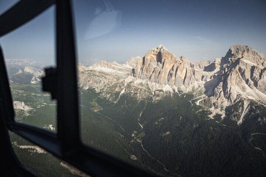 45 minutes Dolomites sightseeing flight