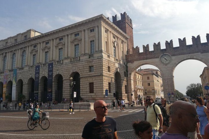 Piazza Bra, meeting Point under the clock