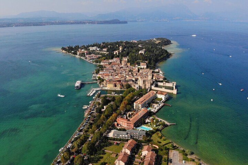 Complete South Lake Garda Experience and Scenic Lunch in Valeggio