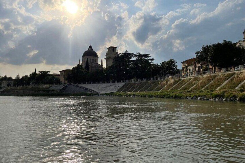 Soft-rafting at sunset and aperitif in Piazza Erbe