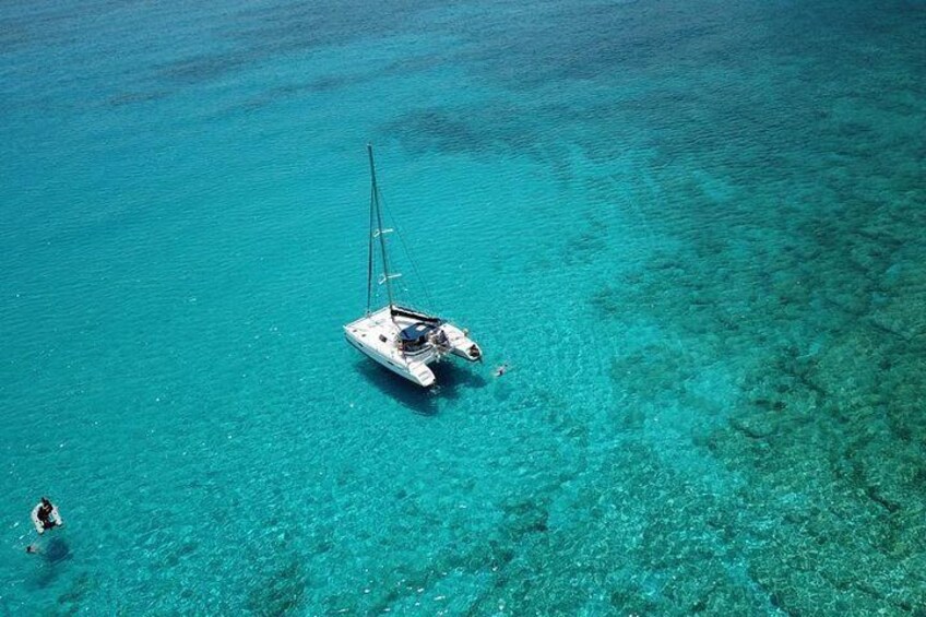 Private CATAMARAN daytrip Lindos / Rhodes with lunch