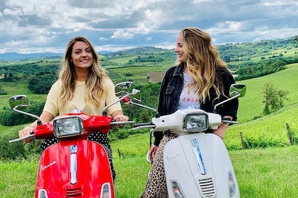 Visite en Vespa en Toscane au départ de Florence avec dégustation de vins