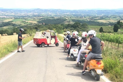 Vespa-tour door Toscane vanuit Florence met wijnproeverij
