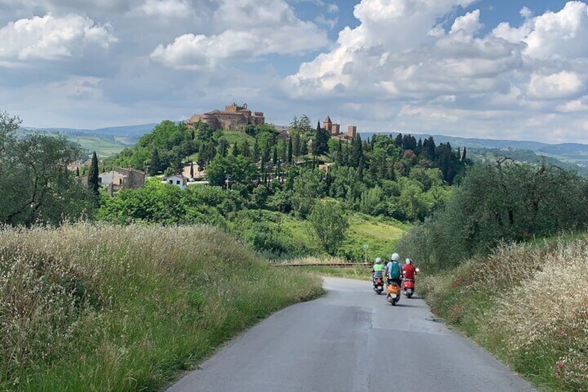 Visiting some small medieval villages on the way, like Certaldo and San Gimignano 