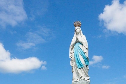 If Our Lady of Lourdes was told to me ... guided tour for your tribe!