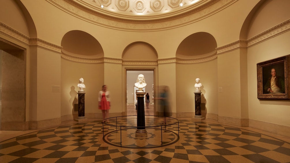 Interior rotunda with a bust of Benjamin Franklin at the Philadelphia Museum of Art