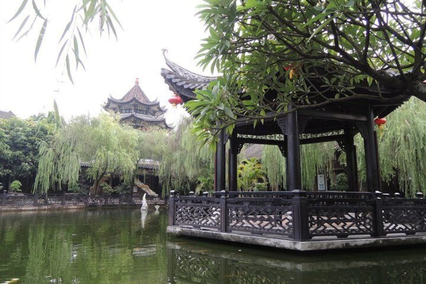 Private Guangzhou Day Tour: Shawan Old Town, Yuyin Hill House, Baomo Garden etc.