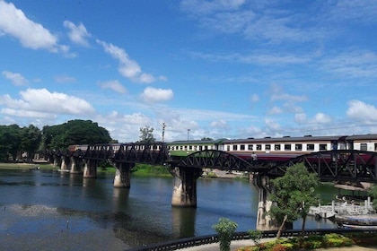 River Kwai Tour 2 Day with overnight in Floating Hotel Private Trip from Hu...