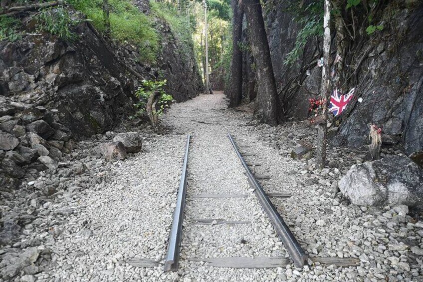 River Kwai Tour 2 Day with overnight in Floating Hotel Private Trip from Hua Hin