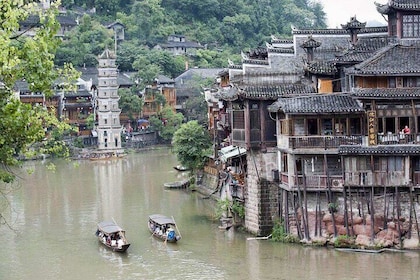 Zhangjiajie and Fenghuang 5 Days Private Tour with accomodations