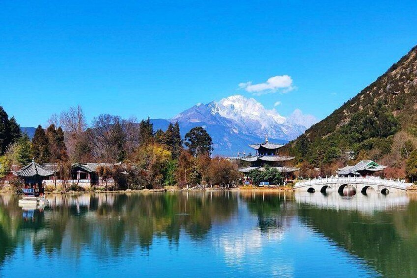 Private Day Tour of Lijiang Old Town, Black Dragon Pool and Dongba Culture