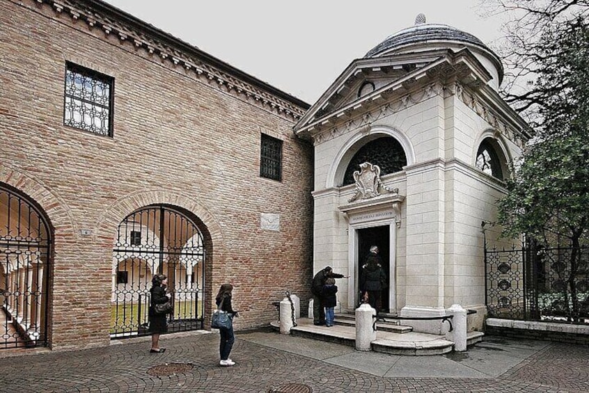 Dante's tomb
