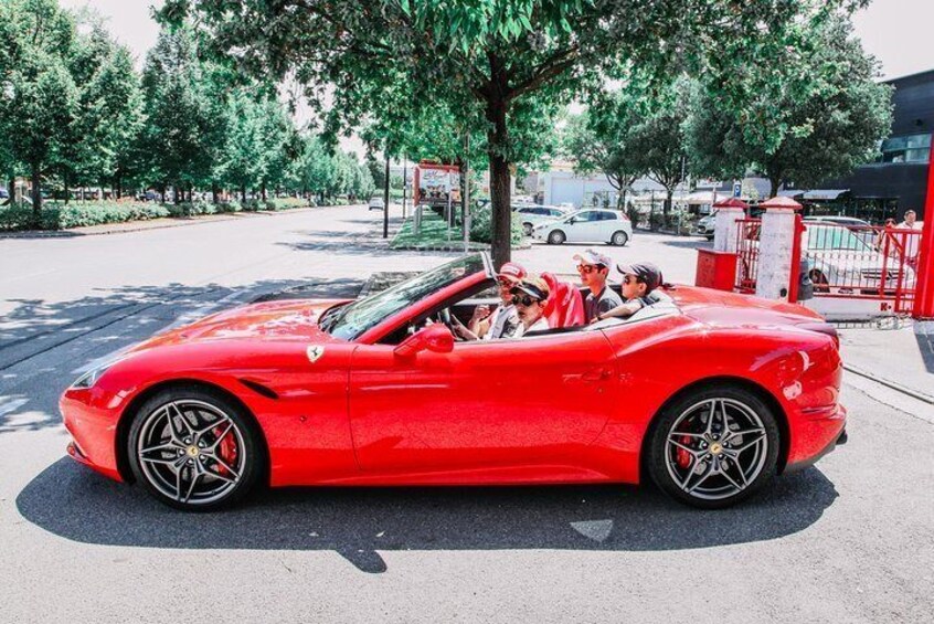 Ferrari California T HS : bring your beloved ones with you onboard