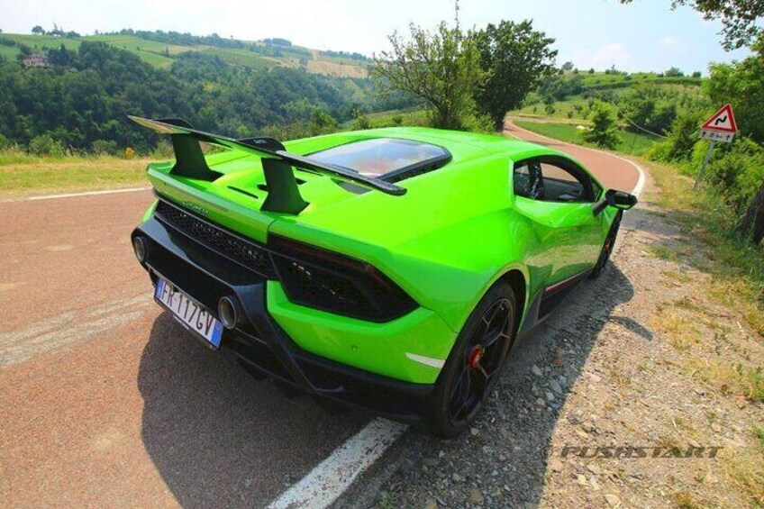 LAMBORGHINI HURACAN PERFORMANTE - Driving Experience in Maranello