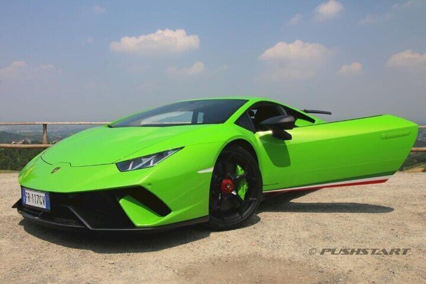 LAMBORGHINI HURACAN PERFORMANTE - Driving Experience in Maranello