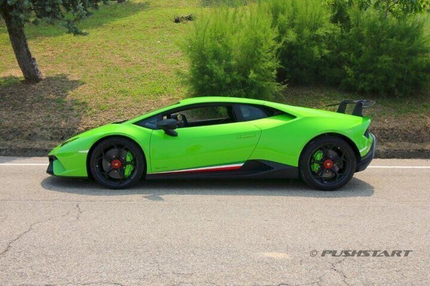 LAMBORGHINI HURACAN PERFORMANTE - Driving Experience in Maranello