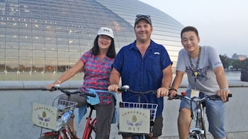 Private Bicycle Tour to Tiananmen Square & Famous Landmarks at Night