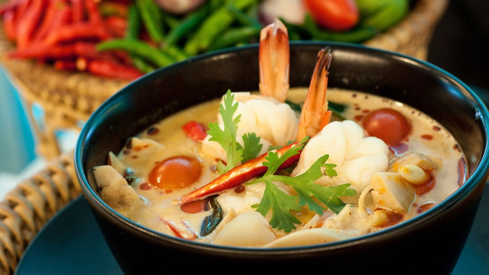 正在顯示第 3 張相片,共 5 張。 bowl of soup in bangkok