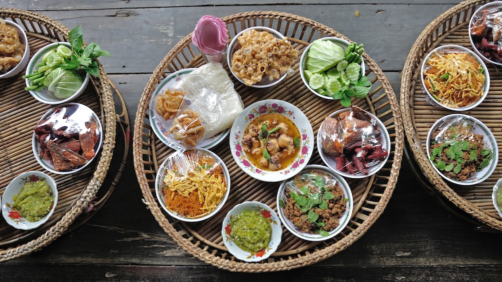正在顯示第 4 張相片,共 5 張。 Trays of food in Bangkok