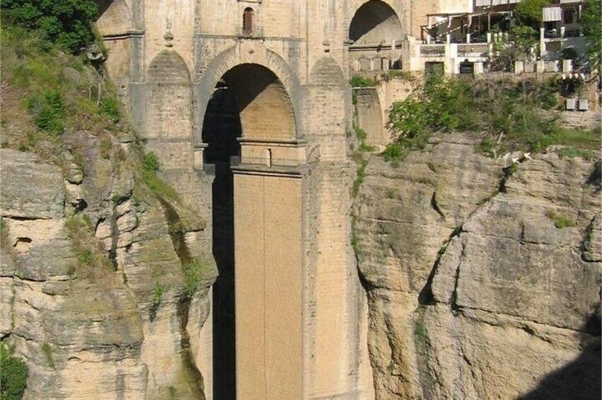 Private Tour to Ronda and Setenil de las Bodegas from Cordoba