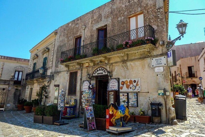 Tour from Palermo to Segesta, Erice, Trapani and salt pans