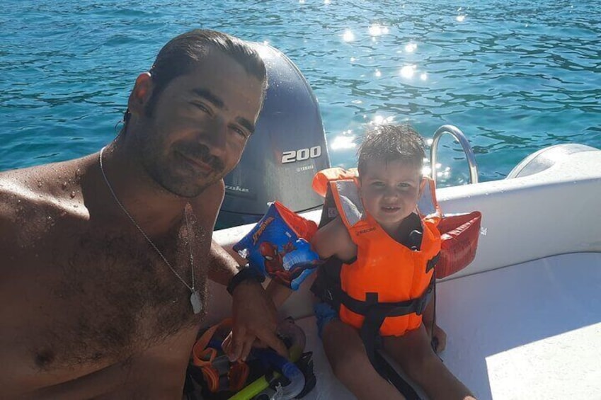 Afternoon excursion (15: 00/19: 00) by rubber boat in the archipelago of La Maddalena.