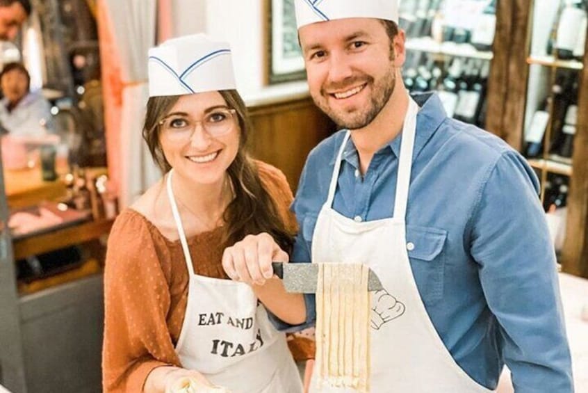 Rome: Fettuccine Pasta Class with Chef in the Heart of Trastevere