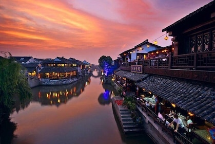 Private Night Tour to Xitang Water Town from Hangzhou