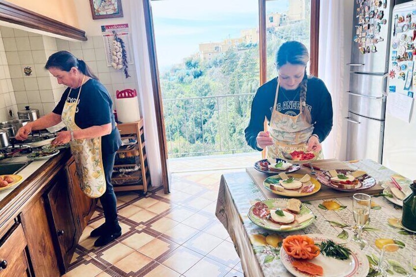 Ravioli and tagliatelle class at local's home in Positano.