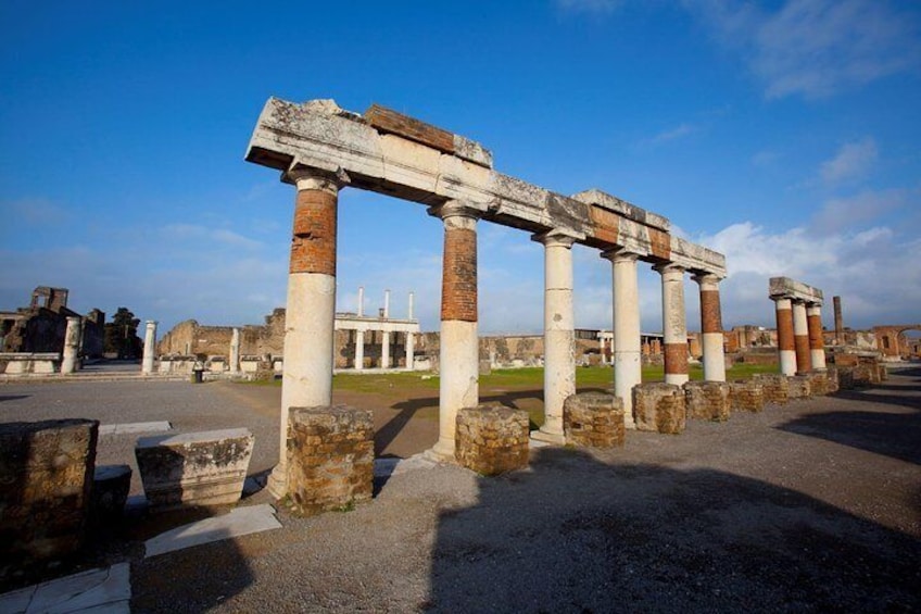 Enjoy Pompeii Ruins From Positano