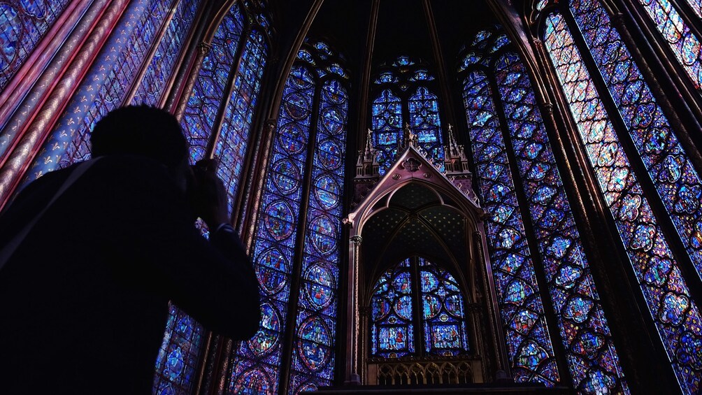 Historical Paris: Notre Dame Island with Sainte Chapelle