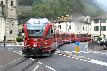 Lake Como, Bernina Express Train & St. Moritz - Full Day
