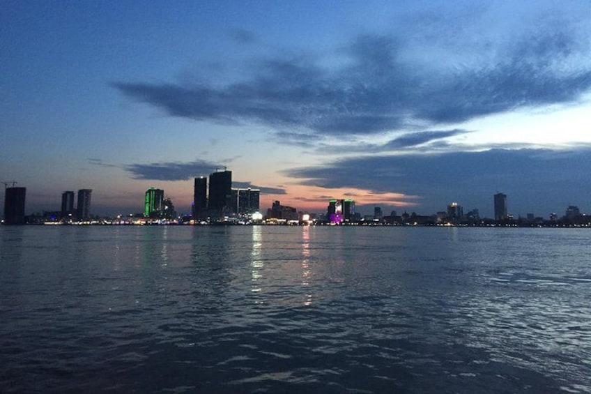 Private Full-Day Tour of Phnom Penh with Pickup