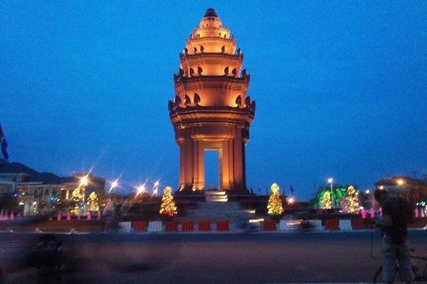 Private One Day Tour in Phnom Penh Capital City