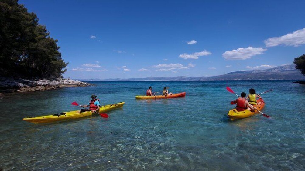 Sea kayaking route Postira - Lovrečina (St.Lovre, archaeological site)