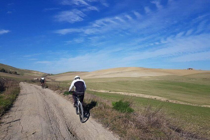 Bike tour to the lake - self guided for families