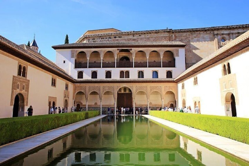 Alhambra palace Private tour with private local guide and admission tickets