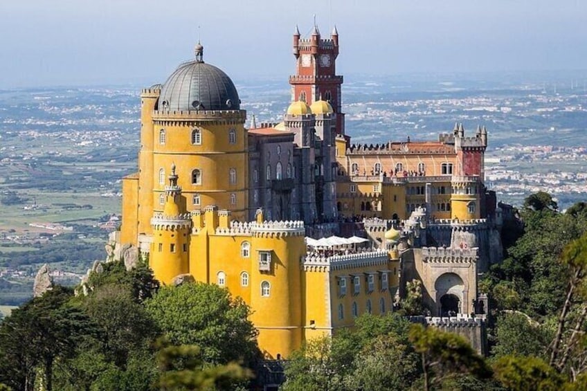 Private tour to Sintra, Pena Palace and Moorish Castle, full day