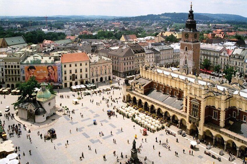 Full-Day Private Guided Sightseeing Tour of Krakow from Warsaw