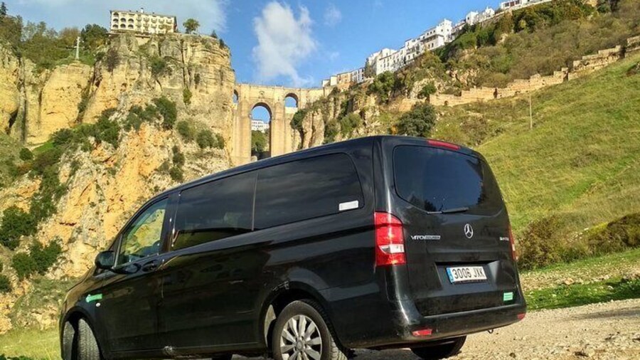 Private tour in Mercedes minivan to Ronda