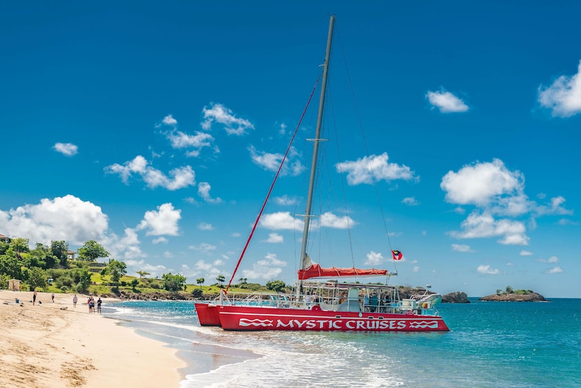 Best-of-Antigua Catamaran, Sightseeing and Snorkel Cruise 