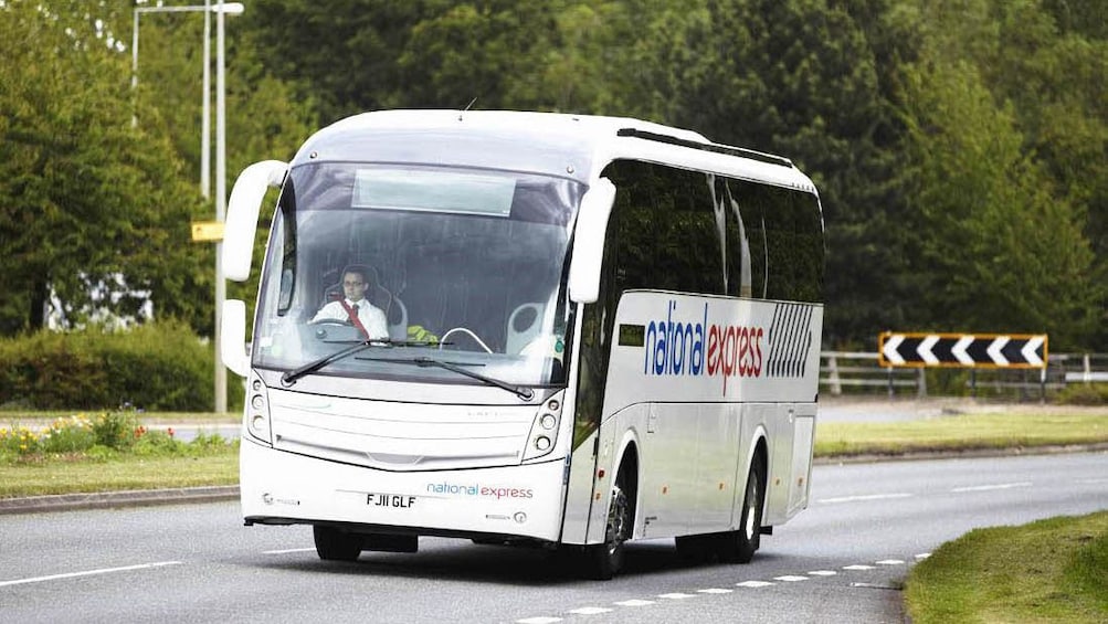 coach travel to gatwick airport