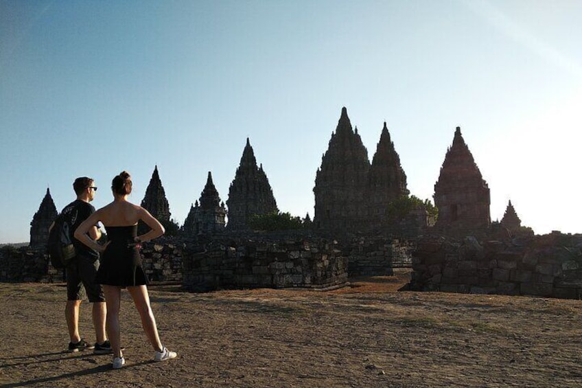 Borobudur & Prambanan temple with English/France/Italian guide