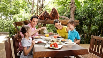Jungle Breakfast with Wildlife at Singapore Zoo